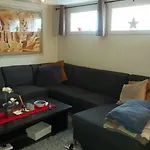 2 Bedroom Apartment Close To City Centre And Beach